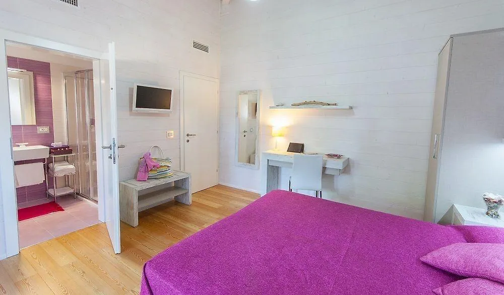 Villa Lucy Fontane Bianche Apartment