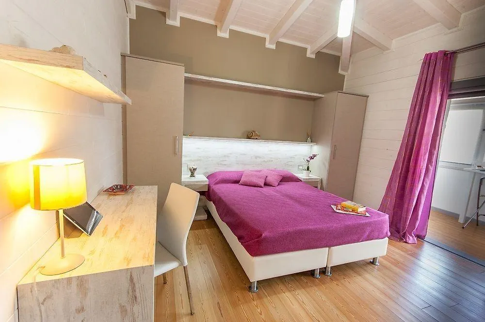 Villa Lucy Fontane Bianche 0*,  Italy