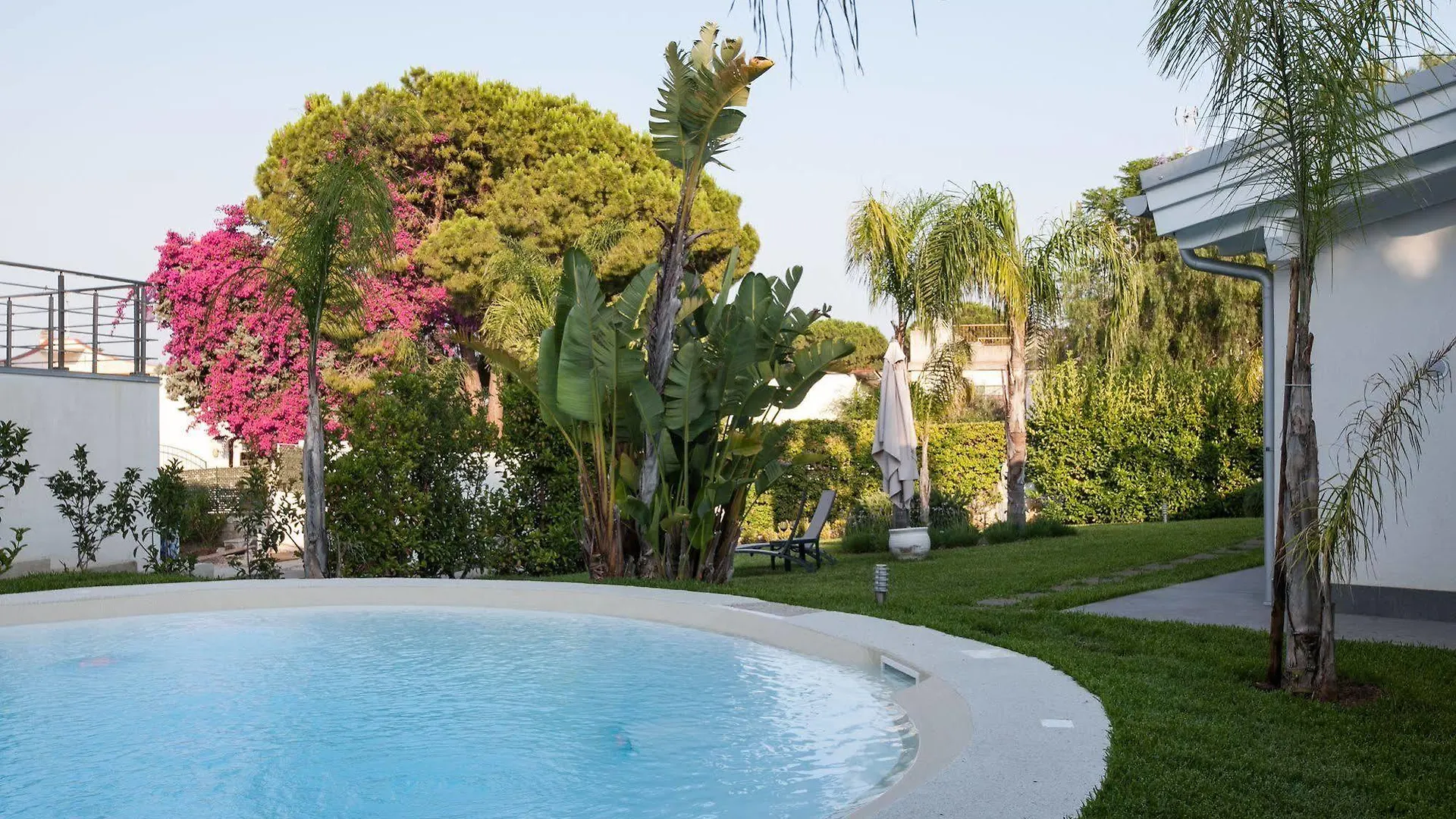 Villa Lucy Fontane Bianche 0*,  Italy
